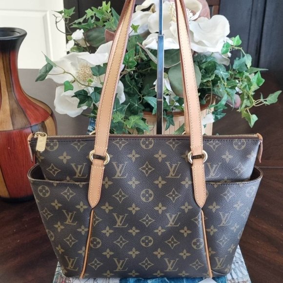 Authentic Louis Vuitton Totally PM - Picture 1 of 16